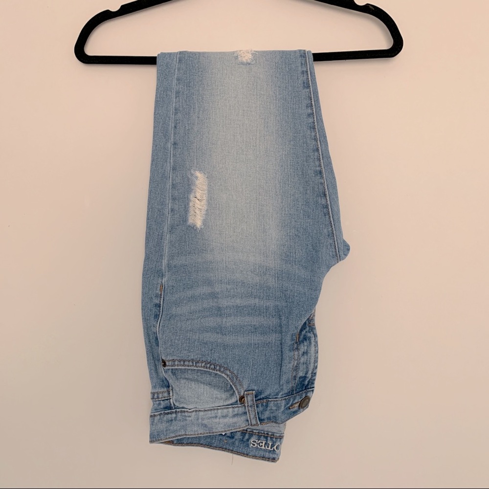 Summer Casual Streetwear Distressed Boyfriend Jeans in Light Blue (Size 26)